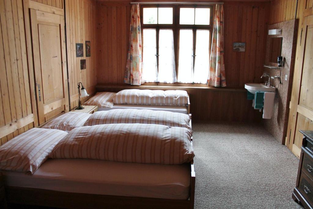 Hotel Posthaus Urigen Unterschächen Zimmer foto